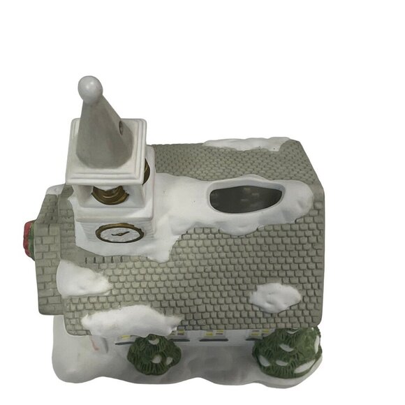 Partylite Hand-Painted Ceramic Christmas Church With Clock & Wreath - Picture 5 of 6